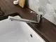Küchenarmatur aus Chrom von Ideal Standard, mit einem langen, schwenkbaren Auslauf und einem seitlichen Hebel zur Steuerung des Wasserdurchflusses.